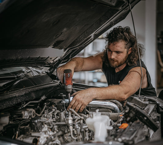 MAINTENANCE & SERVICING